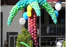 Надписи и фигуры из шаров